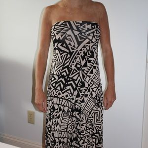 Boutique patterned strapless dress